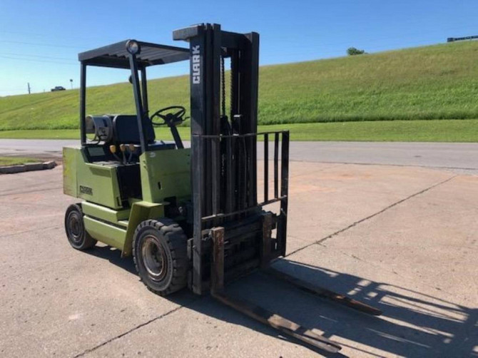 Used Clark GPX25 Forklift Duncan - photo 2