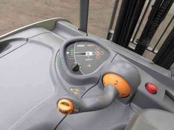2010 Used Crown RC5535-30-190 Electric Forklift North Chicago