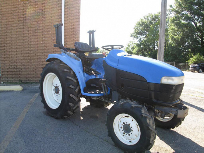 2001 Used NEW HOLLAND TC33 Compact Tractor Fort Smith - photo 1
