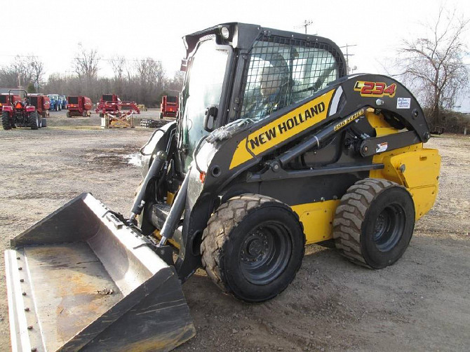 2017 Used NEW HOLLAND L234 Skid Steer Loader Fort Smith - photo 2