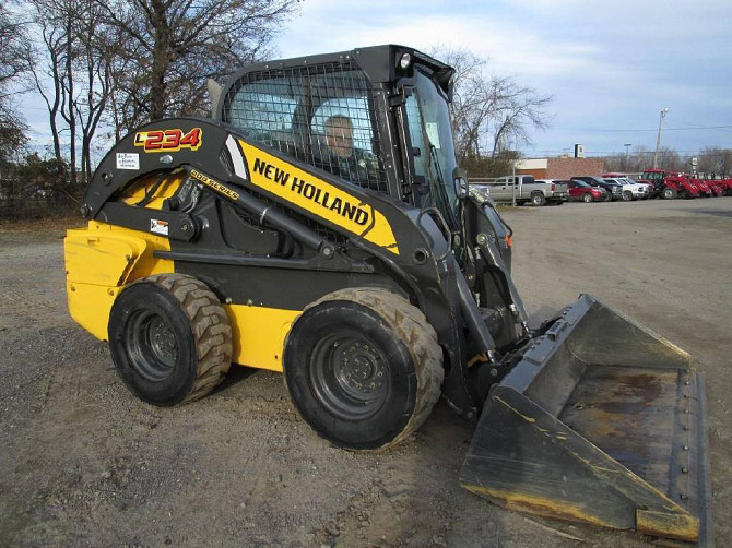 2017 Used NEW HOLLAND L234 Skid Steer Loader Fort Smith - photo 3