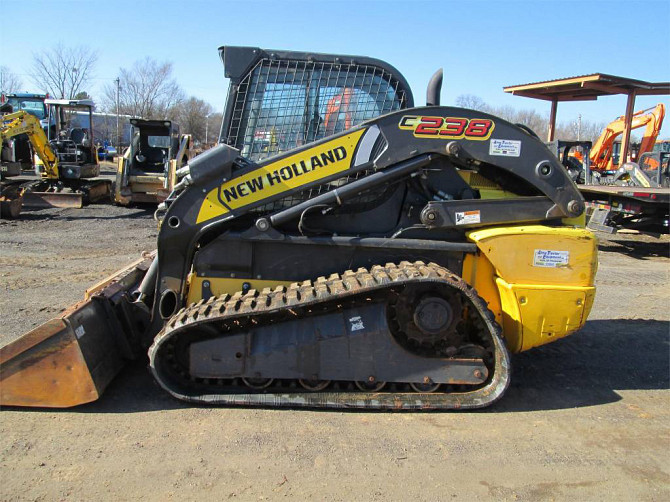 2013 Used NEW HOLLAND C238 Skid Steer Fort Smith - photo 3