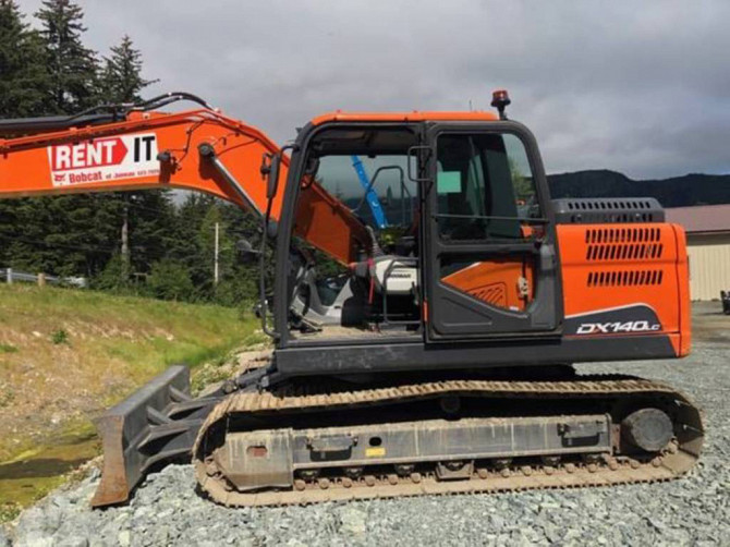 2019 Used Doosan DX140LC-5 (T4) Excavator Juneau - photo 2