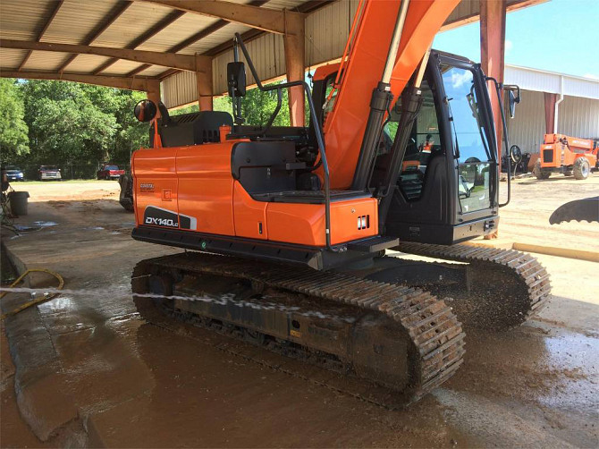 2017 Used DOOSAN DX140 LC-5 Excavator Pensacola - photo 2