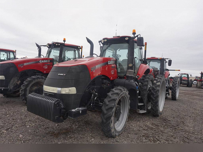 2015 Used CASE IH MAGNUM 250 CVT Tractor Twin Falls - photo 4