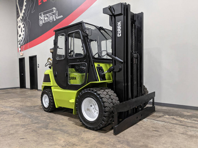 2006 Used CLARK CMP40L Forklift Cary, Illinois - photo 2