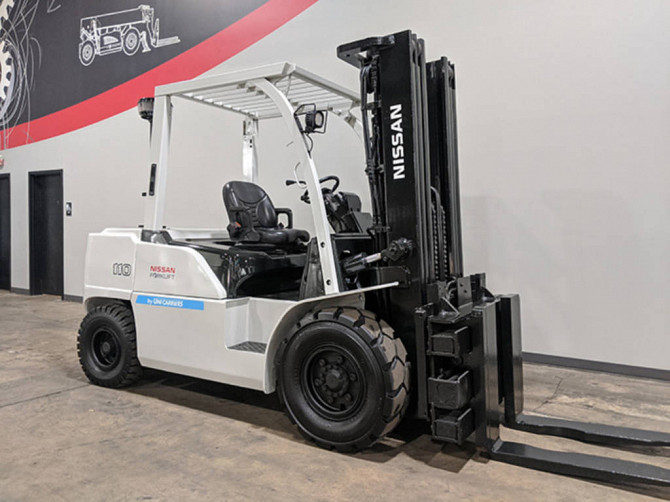 2014 Used NISSAN PFD110Y Forklift Cary, Illinois - photo 4