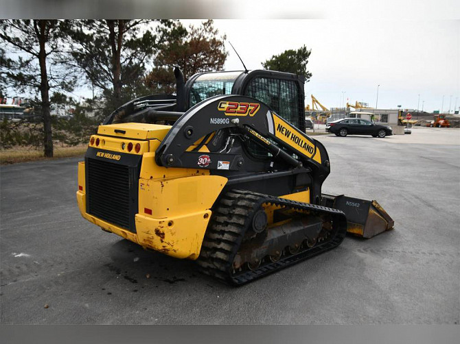 2019 Used NEW HOLLAND C237 Skid Steer Chicago - photo 4