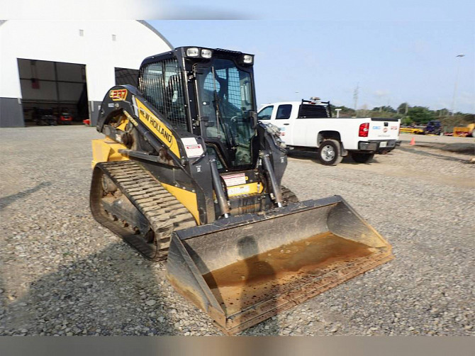 2018 Used NEW HOLLAND C237 Skid Steer Chicago - photo 4
