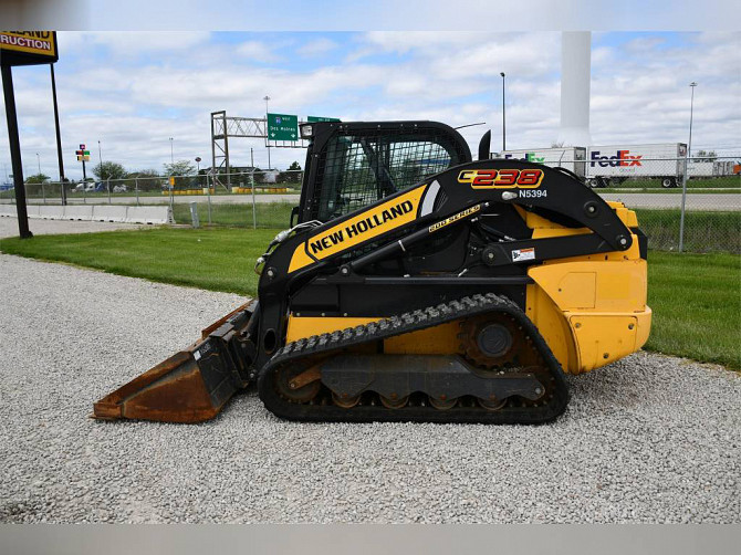 2018 Used NEW HOLLAND C238 Skid Steer Chicago - photo 4