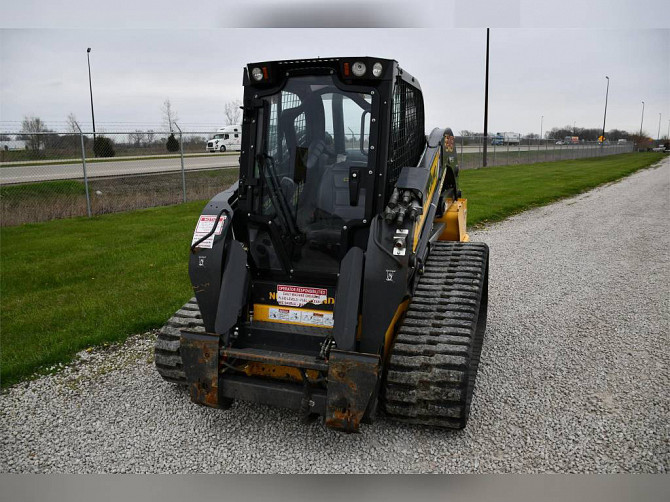2019 Used NEW HOLLAND C245 Skid Steer Chicago - photo 2