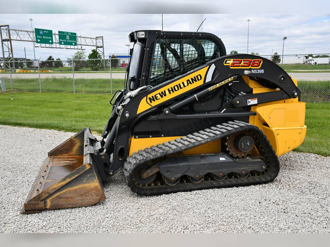 2018 Used NEW HOLLAND C238 Skid Steer Chicago - photo 3