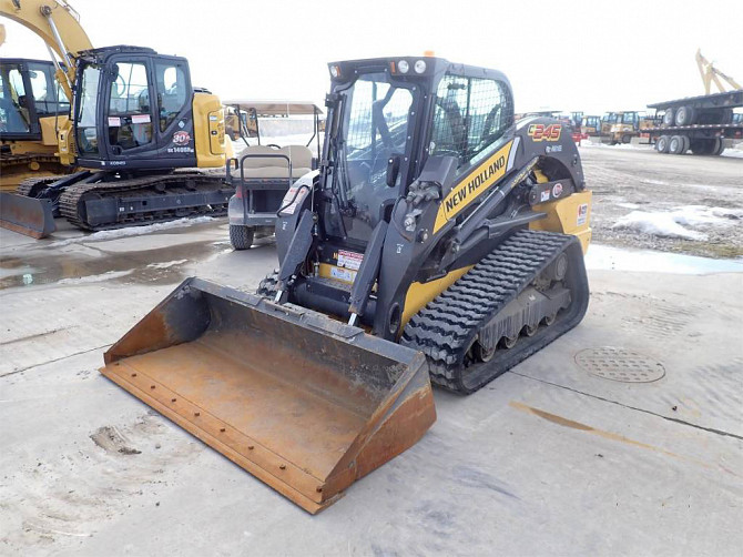 2019 Used NEW HOLLAND C245 Skid Steer Chicago - photo 2