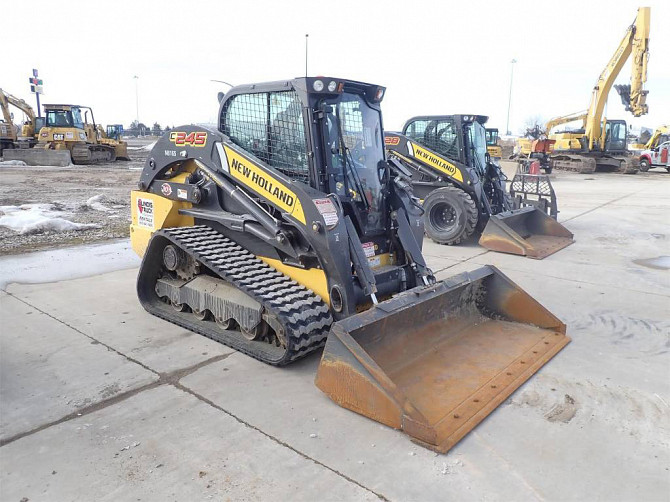 2019 Used NEW HOLLAND C245 Skid Steer Chicago - photo 1