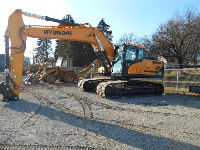 2019 Used HYUNDAI HX260L Excavator Lowell - photo 1