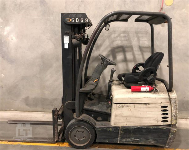 2004 Used CROWN SC4020-30 Forklift Chicago - photo 1