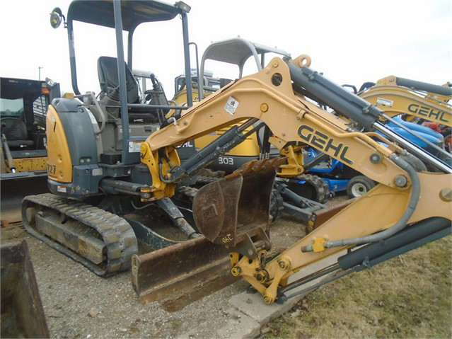 2013 Used GEHL Z27 Excavator Cedar Rapids - photo 3