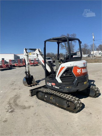 2017 Used BOBCAT E35 Excavator Des Moines, Iowa - photo 4
