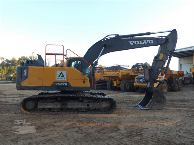2018 Used VOLVO EC220DL Excavator Charlotte - photo 1
