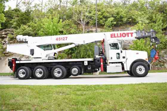 2013 ELLIOTT 45127R Truck-Mounted Crane On 2013 PETERBILT 367 Kansas City, Missouri
