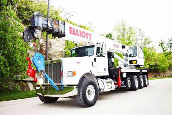 2013 ELLIOTT 45127R Truck-Mounted Crane On 2013 PETERBILT 367 Kansas City, Missouri