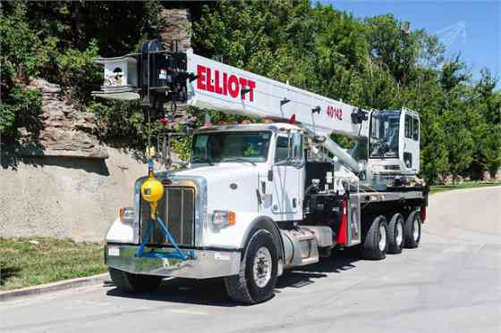 2016 ELLIOTT 40142R Truck-Mounted Crane On 2016 PETERBILT 365 Kansas City, Missouri