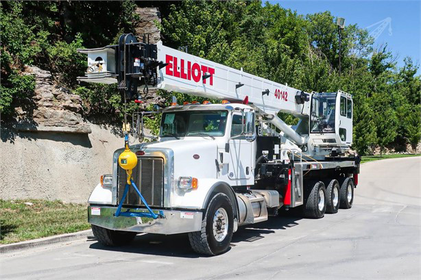 2016 ELLIOTT 40142R Truck-Mounted Crane On 2016 PETERBILT 365 Kansas City, Missouri - photo 3