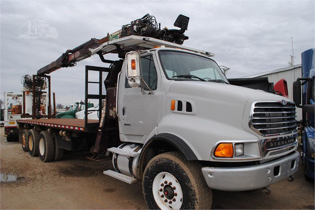 2005 Used STERLING LT9500 Grapple Truck Memphis - photo 1