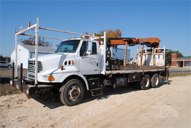 2004 Used STERLING LT9500 Grapple Truck Memphis - photo 1