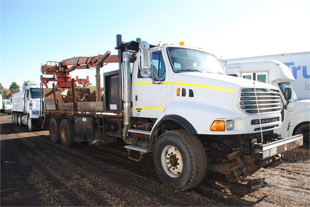 2005 Used STERLING LT9500 Grapple Truck Memphis - photo 1