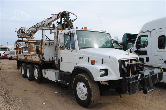 2004 Used FREIGHTLINER FL80 Grapple Truck Memphis - photo 1