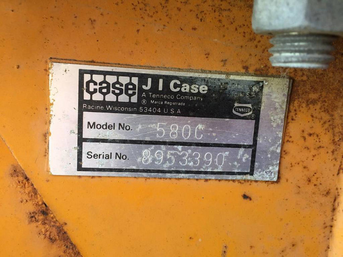 USED CASE 580C BACKHOE Wayne, Michigan - photo 4