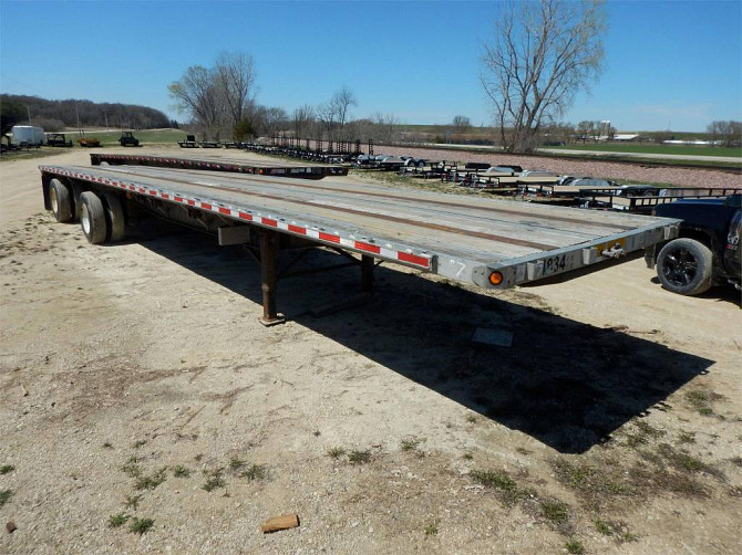 USED 1998 UTILITY 102"X48' Flatbed Trailer Rochester, Minnesota - photo 1