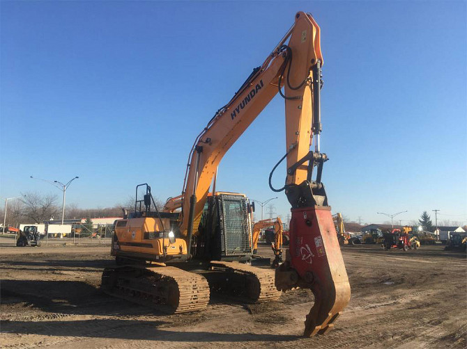 USED 2016 HYUNDAI HX220L Excavator Syracuse, New York - photo 4