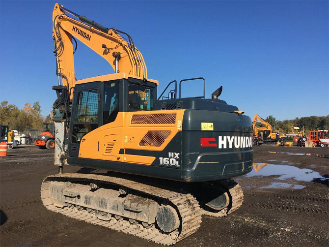 USED 2016 HYUNDAI HX160L Excavator Syracuse, New York - photo 2