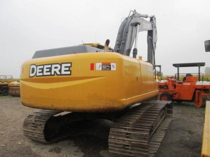 Used 2007 DEERE 240D LC Excavator Caledonia - photo 2