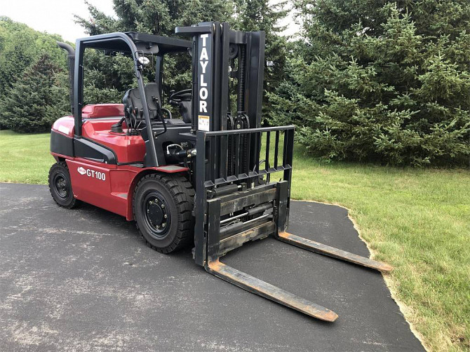 USED 2019 TAYLOR GT100 Forklift Syracuse, New York - photo 1