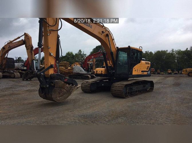 USED 2018 HYUNDAI HX220L Excavator Lexington, North Carolina - photo 3