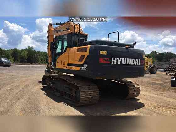 USED 2017 HYUNDAI HX220L Excavator Lexington, North Carolina