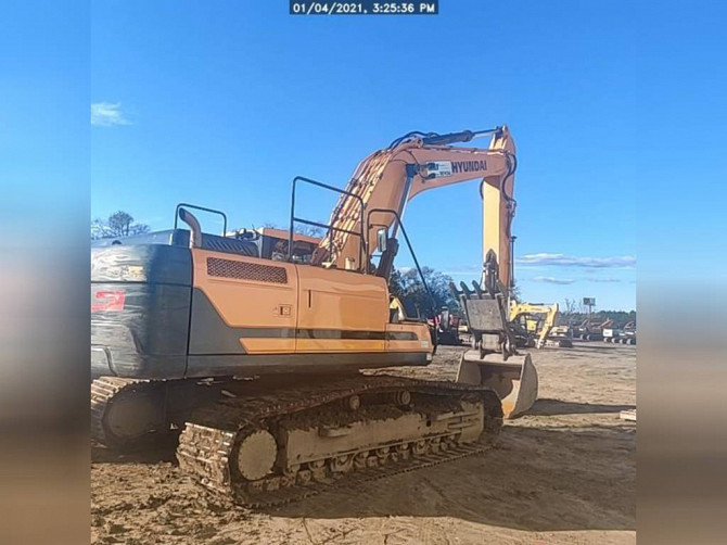 USED 2017 HYUNDAI HX330L Excavator Lexington, North Carolina - photo 1
