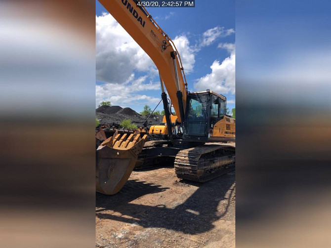 USED 2018 HYUNDAI HX330L Excavator Lexington, North Carolina - photo 1