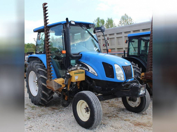 USED 2005 NEW HOLLAND TL80A Tractor Greensboro - photo 1