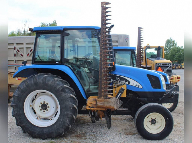 USED 2005 NEW HOLLAND TL80A Tractor Greensboro - photo 4