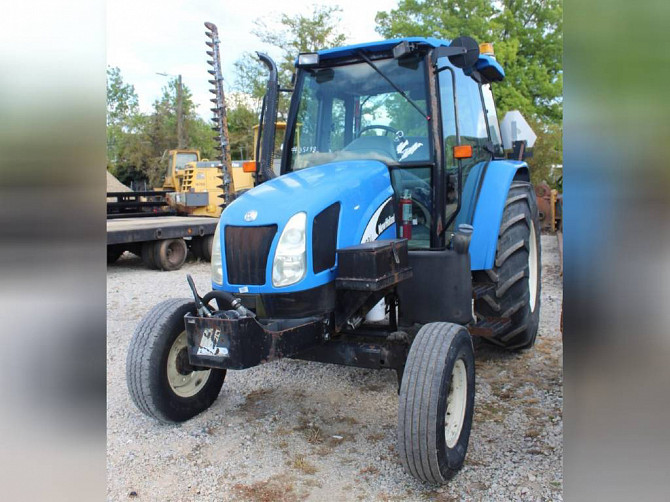 USED 2005 NEW HOLLAND TL80A Tractor Greensboro - photo 3