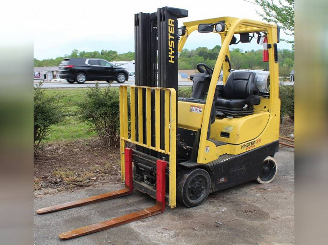 USED 2015 HYSTER S30FT Forklift Greensboro - photo 1