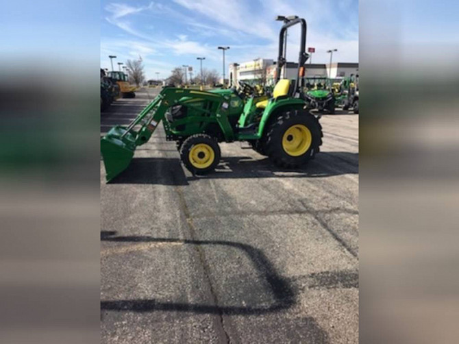 USED 2019 John Deere 3032E Tractor Akron - photo 1