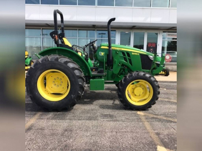 NEW 2021 John Deere 5055E Tractor Akron - photo 4