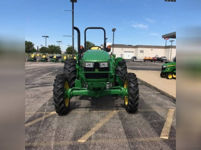 NEW 2021 John Deere 5055E Tractor Akron - photo 2