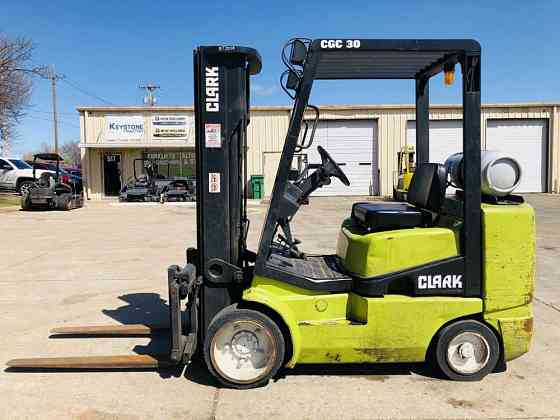 USED 1998 CLARK CGC30 Forklift Duncan