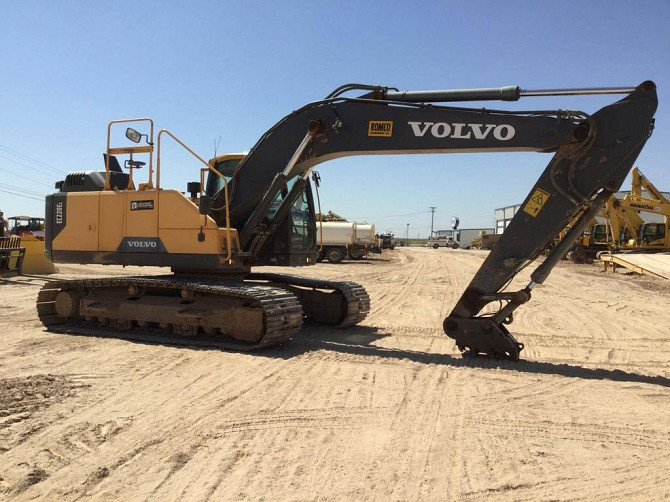 USED 2015 VOLVO EC220EL Excavator Oklahoma City - photo 3